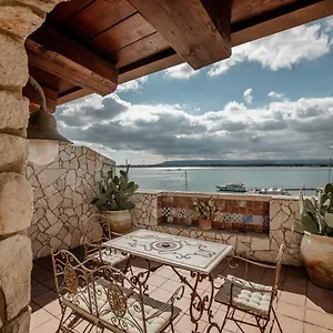 Bed & Breakfast Palazzo Giunta - Porta Marina Ortigia